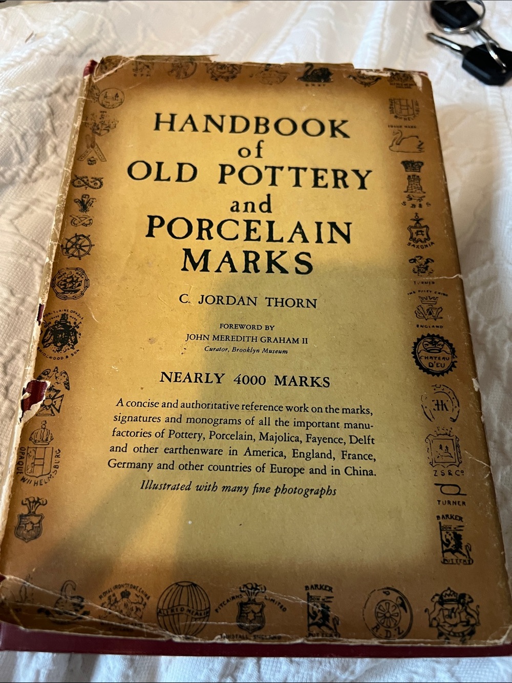 Handbook of Old Pottery and Porcelain Marks - Yellow Cover